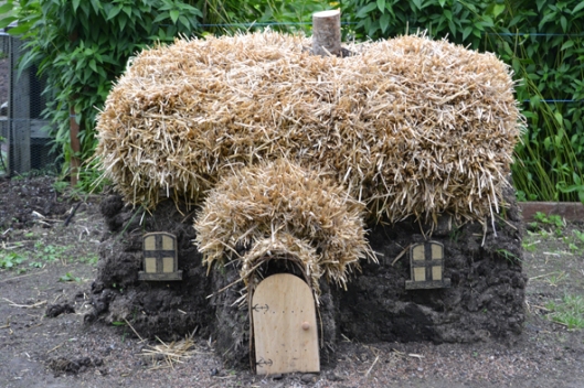 a tiny peat cottage, think dwarfs live here
